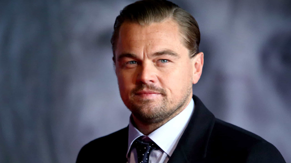 Leonardo DiCaprio celebra 50 anos com festa cheia de celebridades