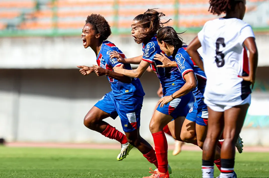 Bahia goleia Vitória e conquista pentacampeonato do Baianão feminino