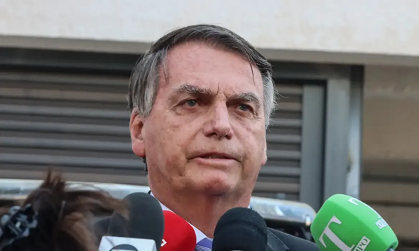 Bolsonaro presta depoimento em investigação contra aliado