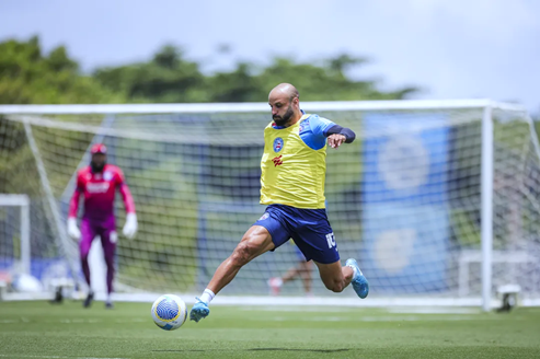 Com treino de finalização, Bahia segue preparação de olho no Palmeiras