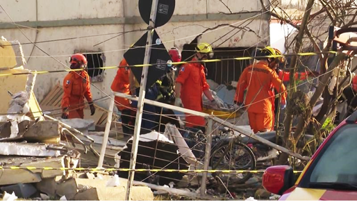 Gás explode e prédio desaba em Maceió; há mortos e feridos